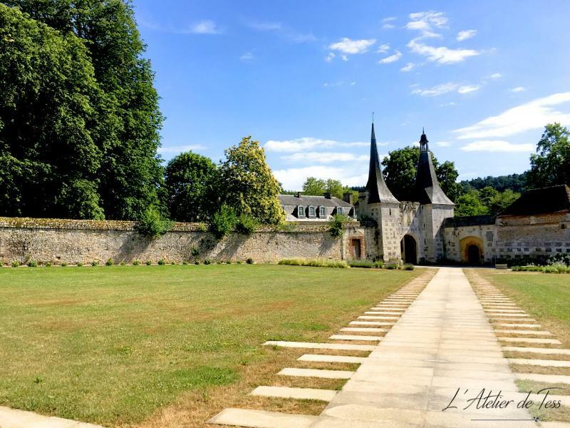 L'Atelier De Tess Bed & Breakfast Le Bec-Hellouin Exterior foto