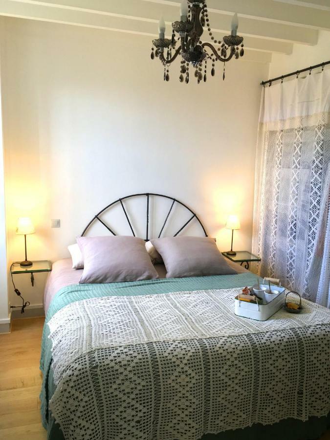 L'Atelier De Tess Bed & Breakfast Le Bec-Hellouin Exterior foto
